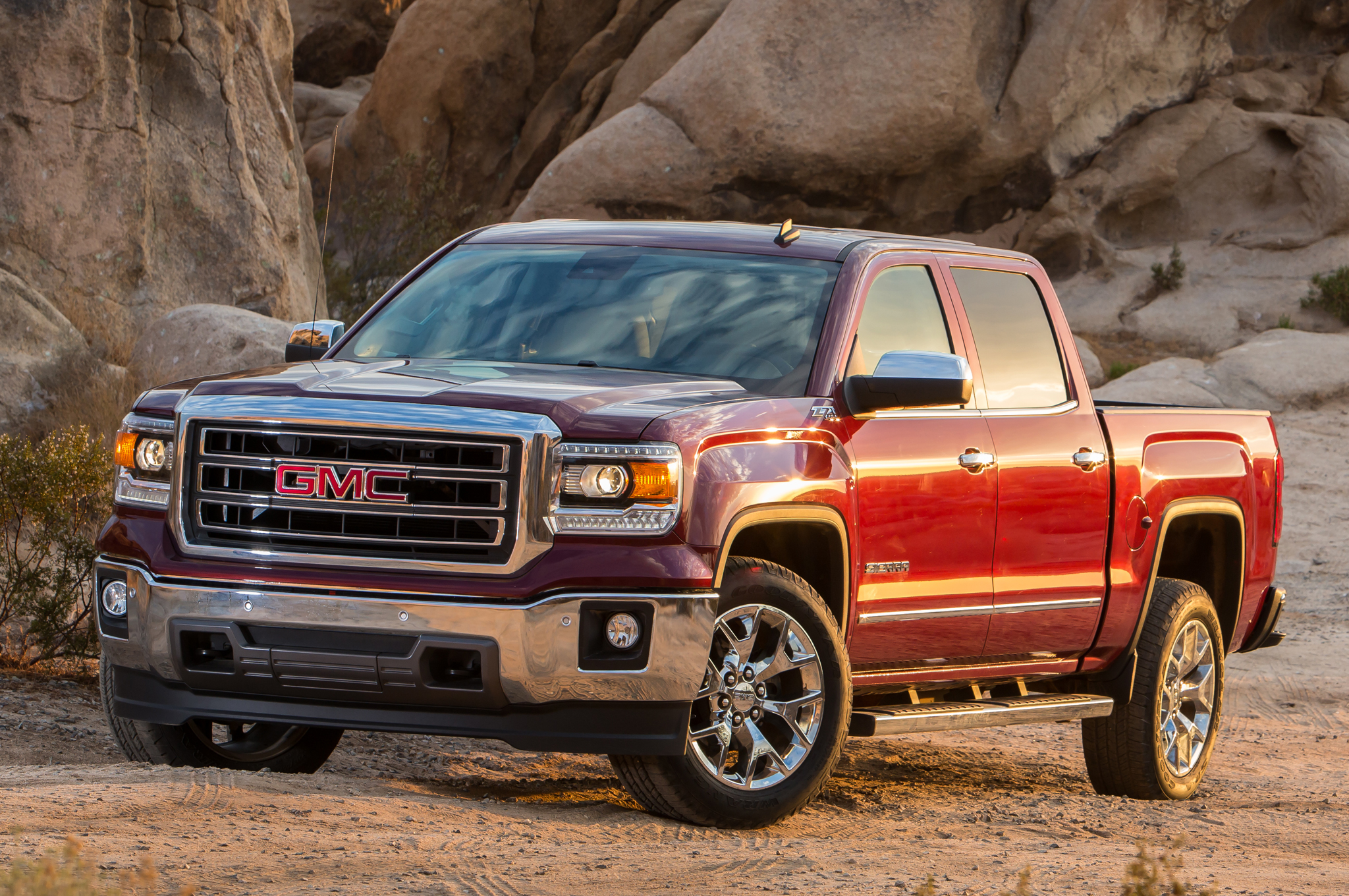 2014 Red GMC Sierra 1500 Front Three Quarters View Photo Picture