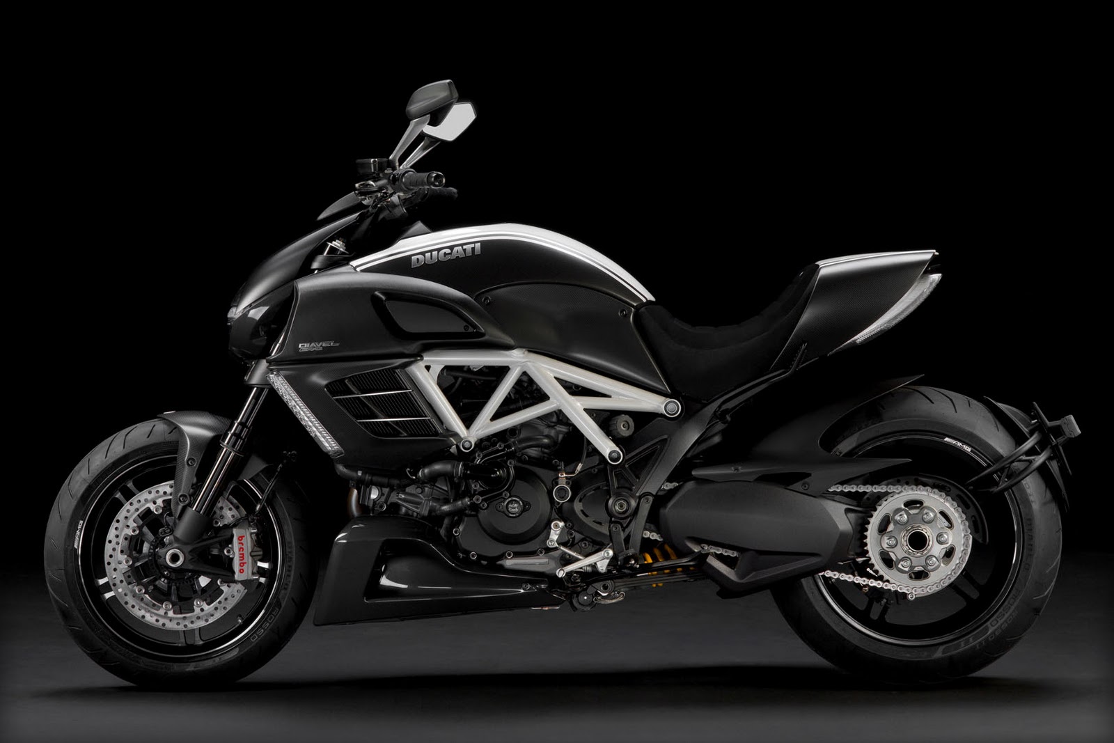 Ducati Diavel AMG Limited Edition Motorcycle Photo Picture Sharing
