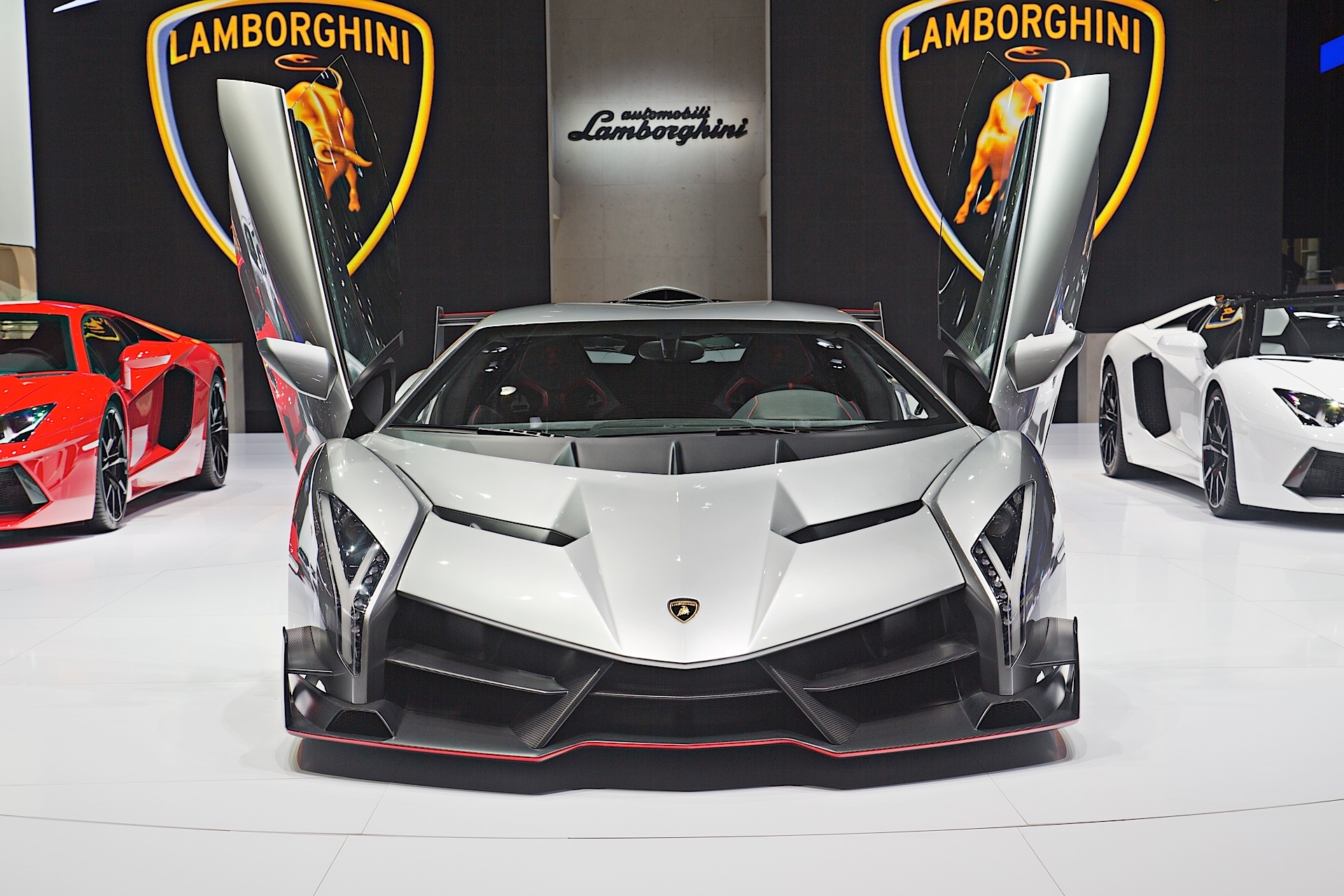 Lamborghini Veneno From The Front Photo HD Wallpaper