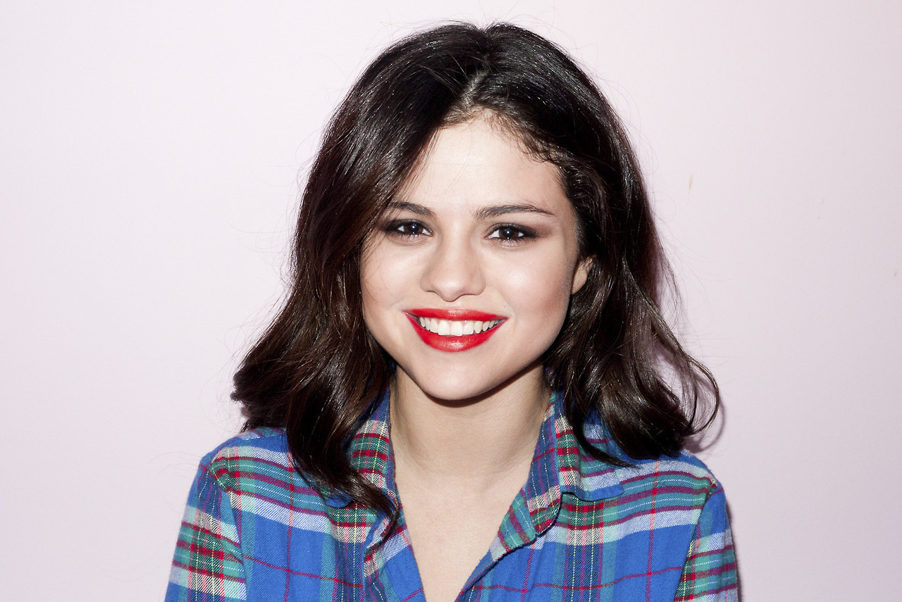 Hollywood Star Selena Gomez Photoshoot Background HD Wallpaper