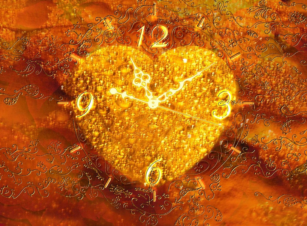 Wall Clock A Heart Of Gold High Resolution In HD Wallpaper Picture